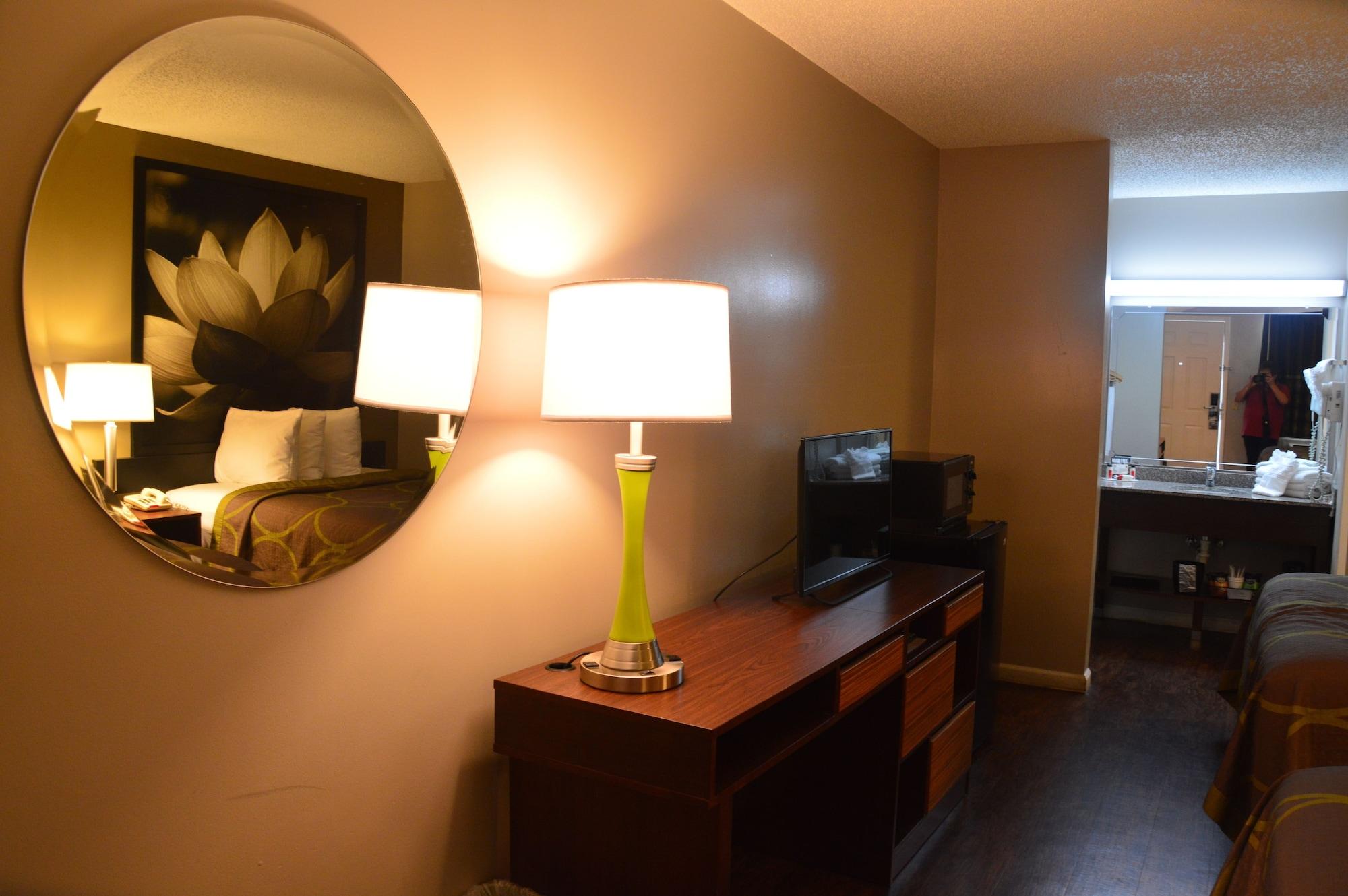 Super 8 By Wyndham Madison Otel Dış mekan fotoğraf