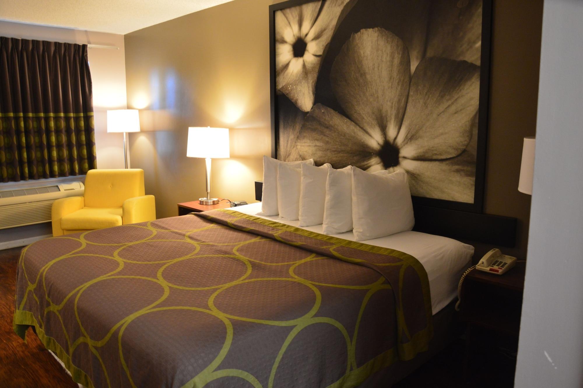 Super 8 By Wyndham Madison Otel Dış mekan fotoğraf