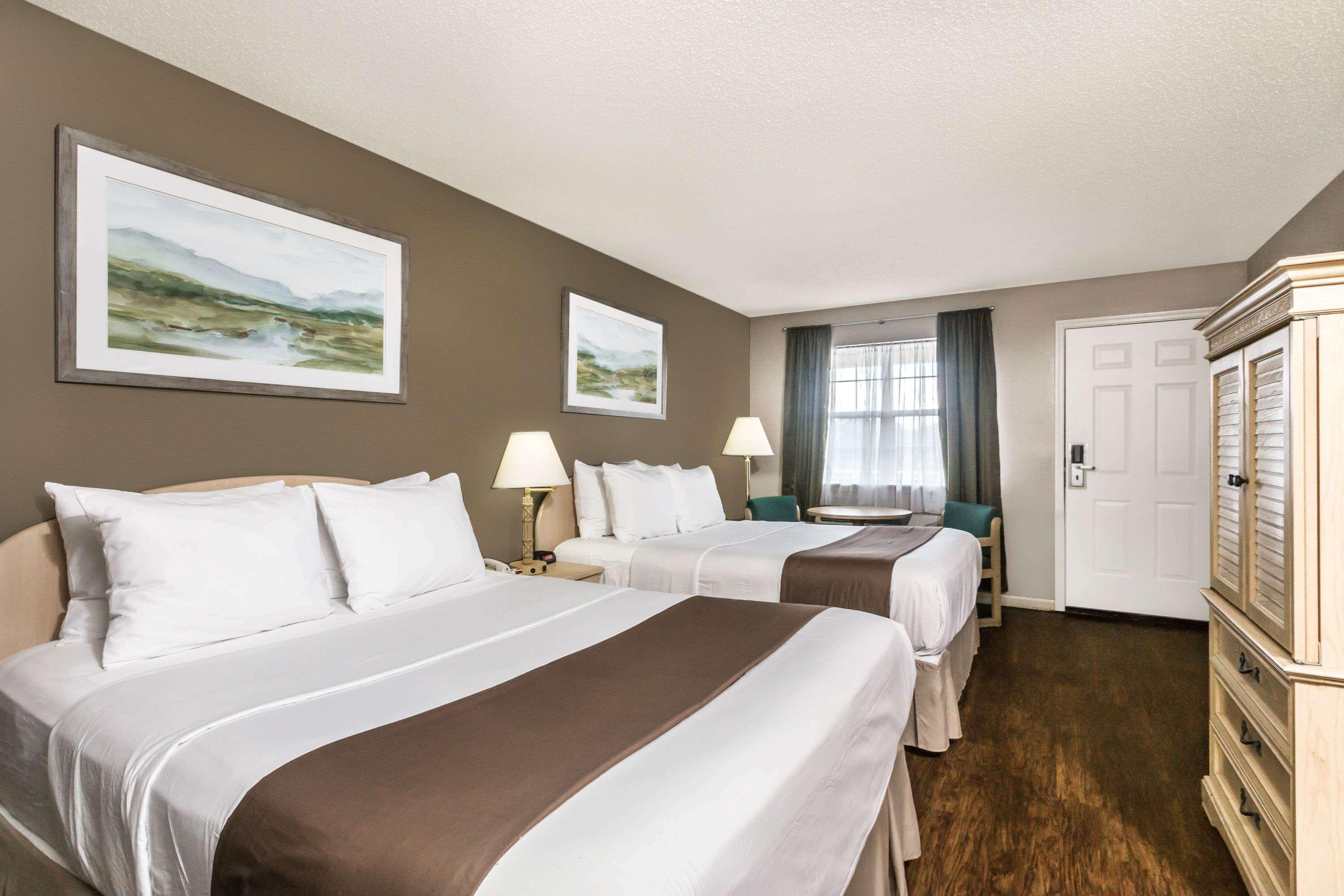 Super 8 By Wyndham Madison Otel Dış mekan fotoğraf